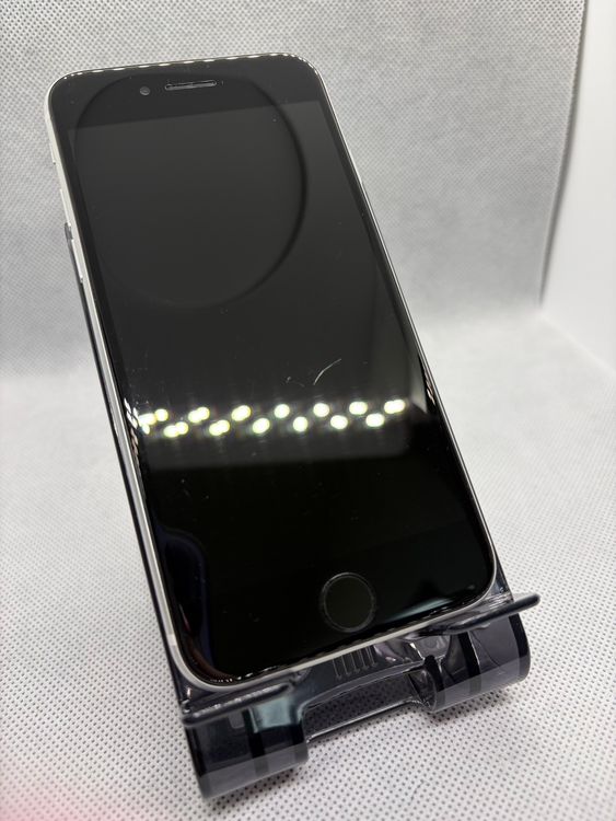 ���ϥԥͥ��ͥå� SIM�ե꡼ iPhoneSE ��2���� 64GB �ۥ磻�� �Хåƥ꡼88%