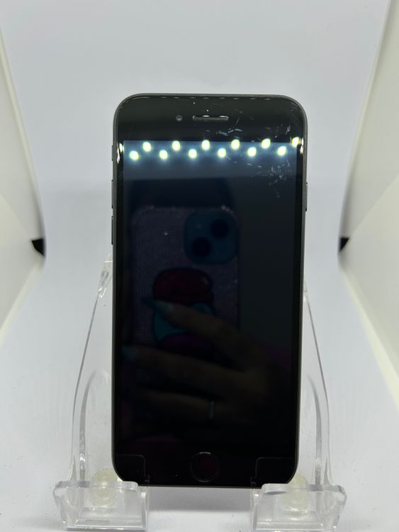 ��SIM�ե꡼ iPhoneSE��3����  128GB �ߥåɥʥ��� �Хåƥ꡼83%