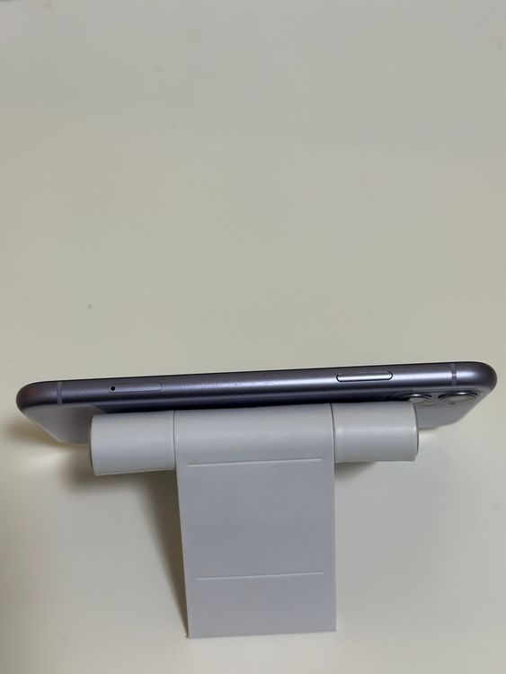 ���Хåƥ꡼81% SIM�ե꡼ iPhone11 64GB �ѡ��ץ�