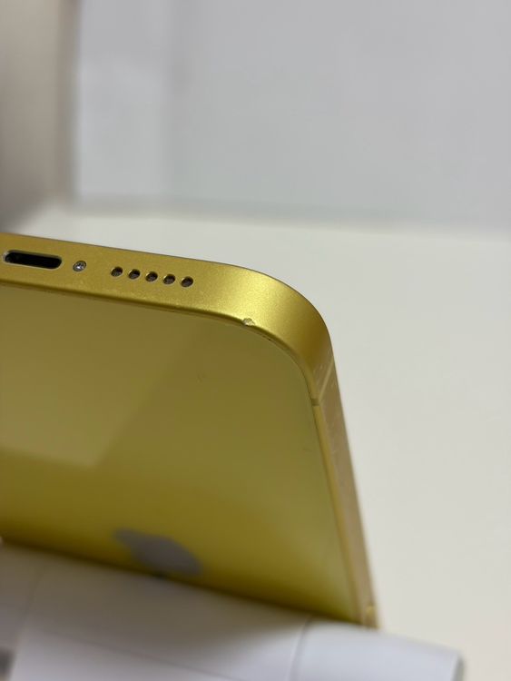 ���Хåƥ꡼83% SIM�ե꡼ iPhone14 128GB ��������