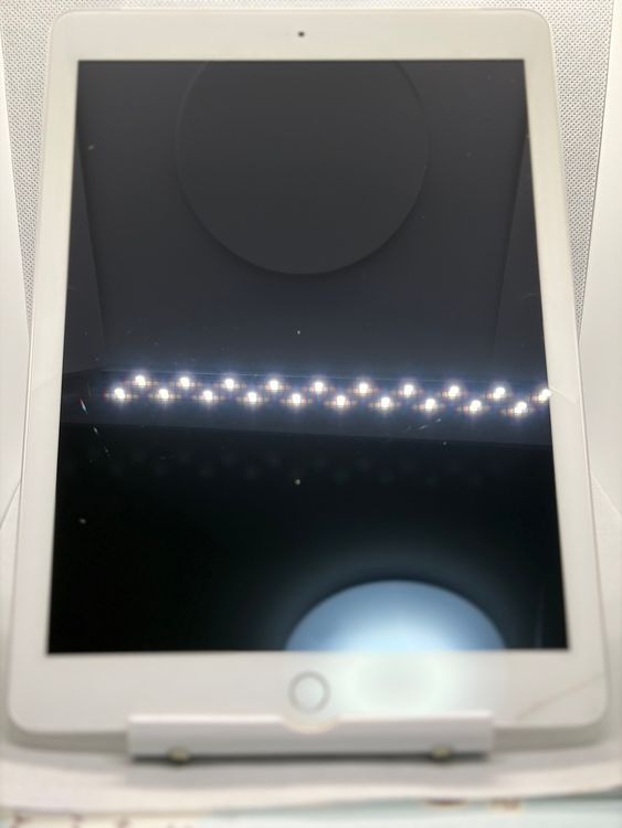 ���ϥԥͥ��ͥå� SIM�ե꡼ iPad ��5���� 32GB ����С�