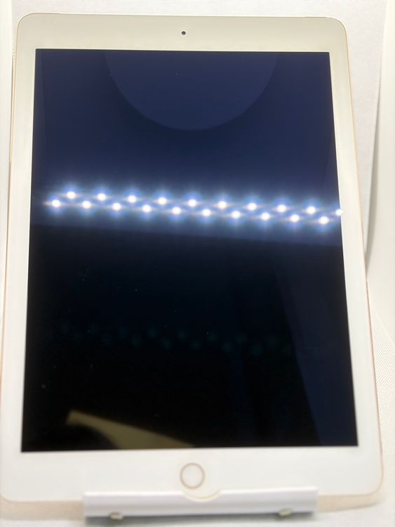 ��iPad Air 2 16GB docomo �������