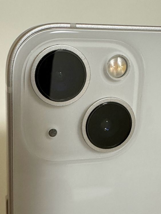 ���Хåƥ꡼82% SIM�ե꡼ iPhone13 128GB �������饤��