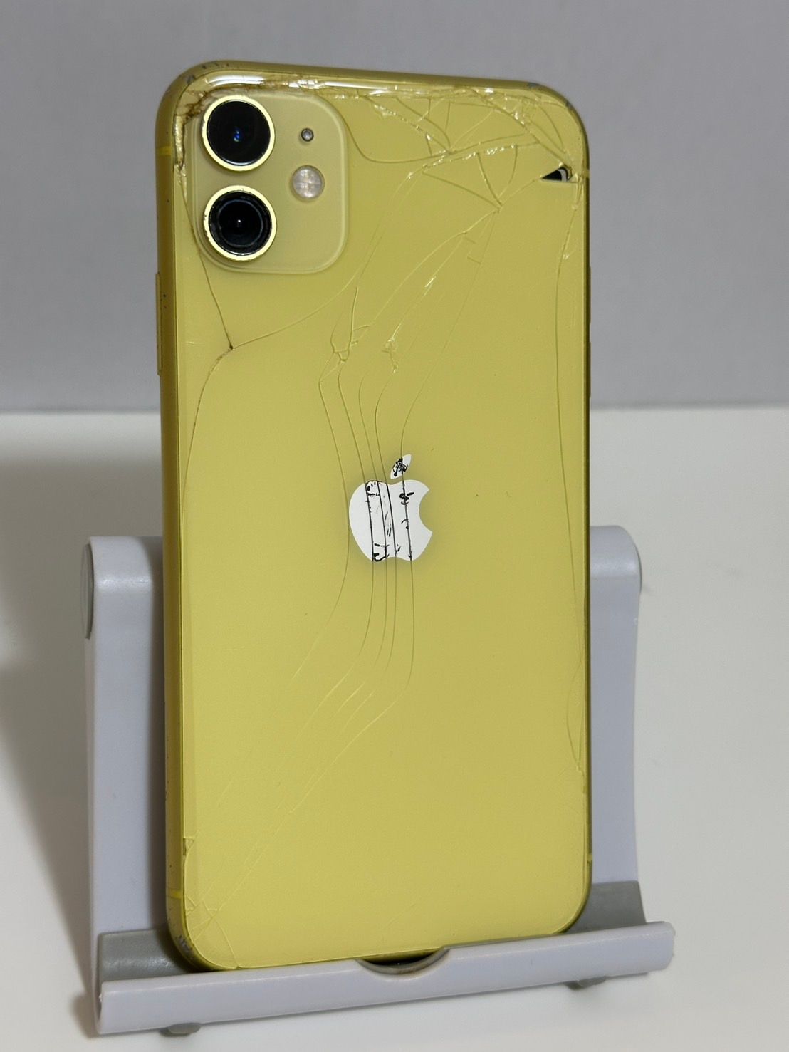 SIMフリーApple iPhone11 イエロー 64GB 【美品】早い者勝ち ムスビー｜○SIMフリー iPhone11 64GB イエロー【iPhone11 SIMフリー