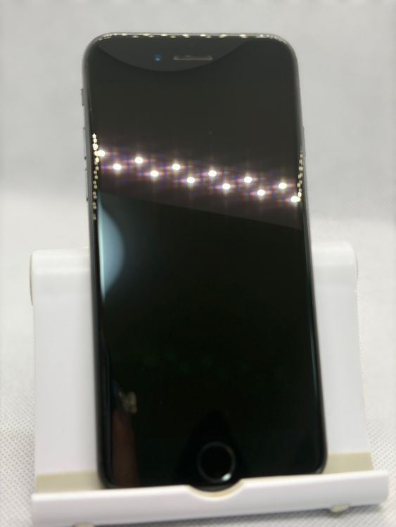 ���Хåƥ꡼87% ���� SIM�ե꡼ iPhoneSE ��3���� 64GB �ߥåɥʥ���