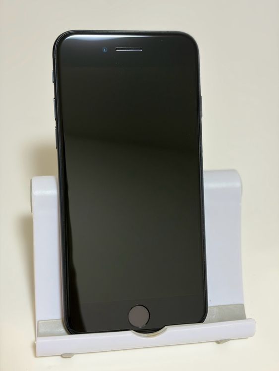 ������Ʊ�� SIM�ե꡼ iPhoneSE ��3���� 64GB �ߥåɥʥ���