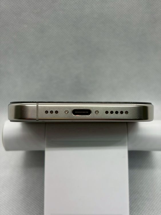 ���Хåƥ꡼87% SIM�ե꡼ iPhone16Pro 256GB �ʥ���������˥���