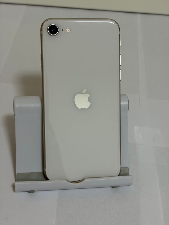��Ķ���� �Хåƥ꡼84% SIM�ե꡼ iPhoneSE ��3���� 64GB �������饤��