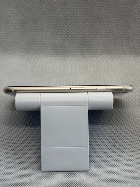 ������̤���� SIM�ե꡼ iPhoneSE ��3���� 64GB �������饤��