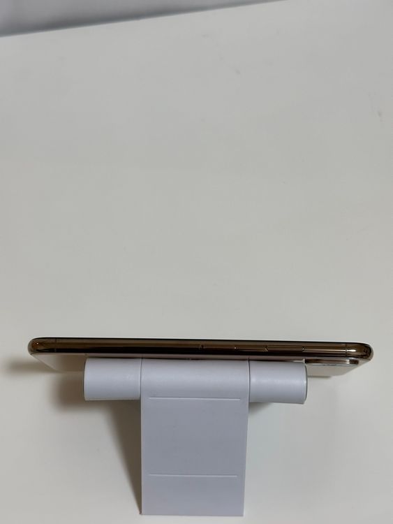 ���Хåƥ꡼80% SIM�ե꡼ iPhoneXSMax 256GB �������