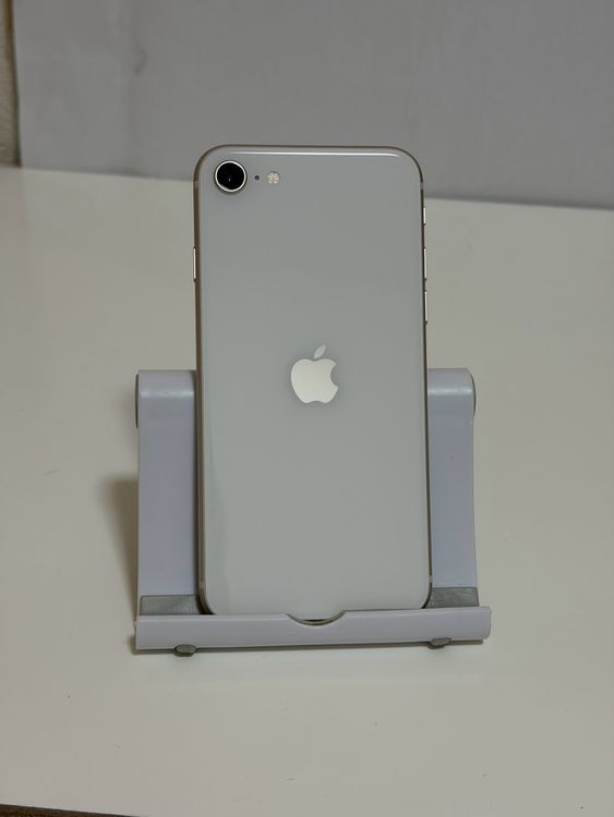 ���Хåƥ꡼93% SIM�ե꡼ iPhoneSE ��3���� 64GB �������饤��