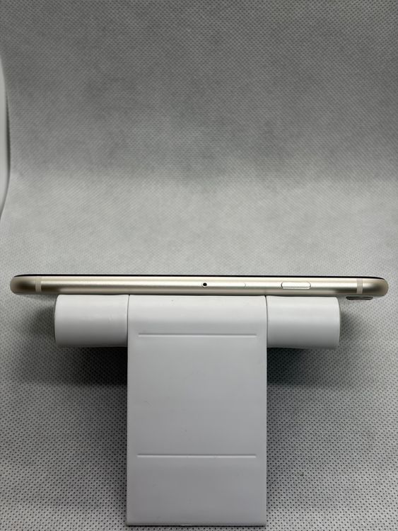 ���Хåƥ꡼87% ����Ʊ�� SIM�ե꡼ iPhoneSE ��3���� 64GB �������饤��
