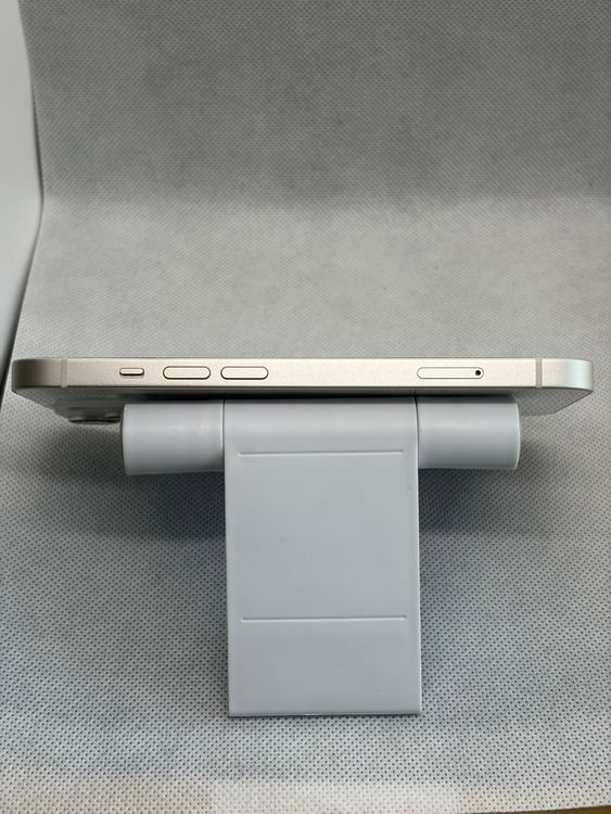 ���Хåƥ꡼82% SIM�ե꡼ iPhone14 128GB �������饤��