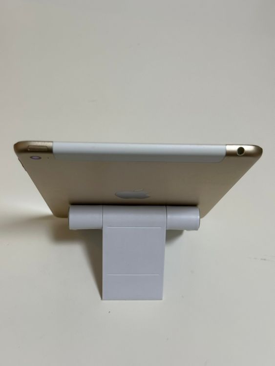 ��iPad mini 4 128GB ������� au