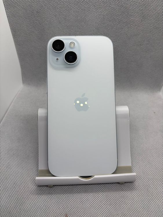 ���Хåƥ꡼88% SIM�ե꡼ iPhone15 256GB �֥롼