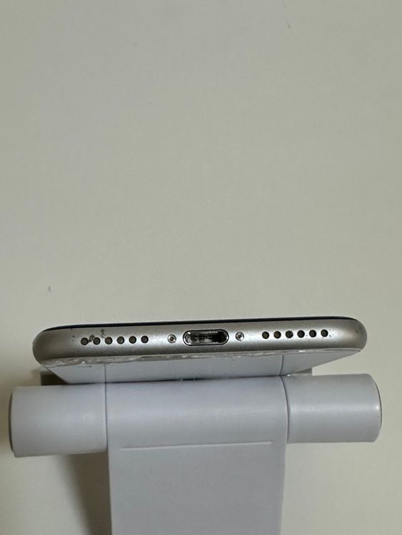 ��SIM�ե꡼ iPhoneSE ��2���� 64GB �ۥ磻��