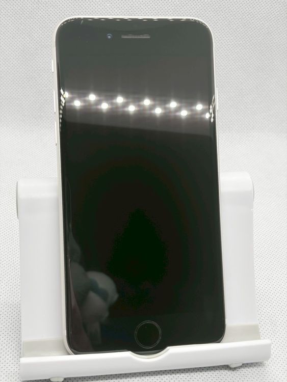 ���Хåƥ꡼83% SIM�ե꡼ iPhoneSE ��3���� 128GB �������饤��