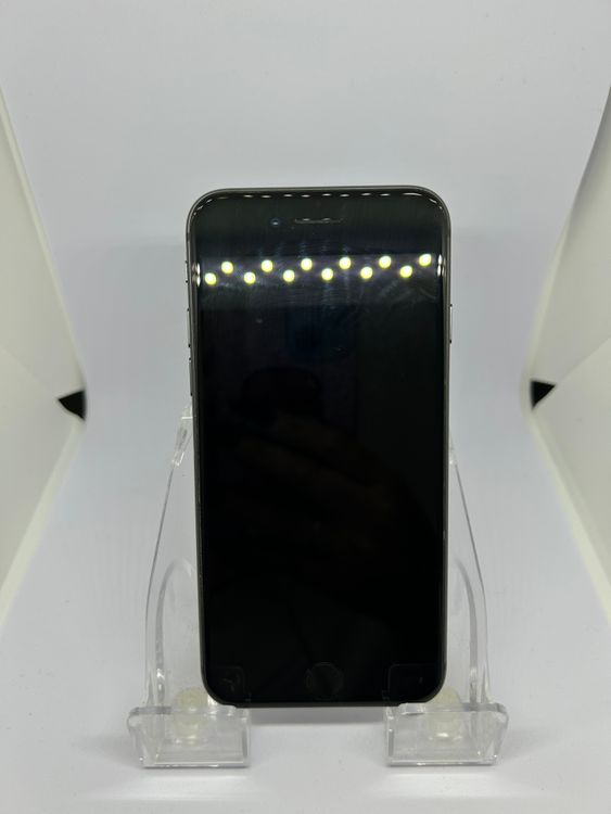 ��SIM�ե꡼ iPhone8  64GB ���졼 �Хåƥ꡼78%