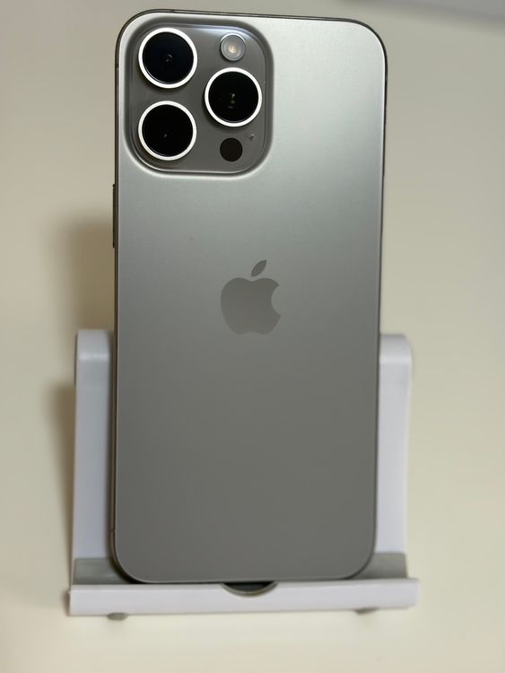 ���Хåƥ꡼81% SIM�ե꡼ ���� iPhone15ProMax 1TB �ʥ���������˥���