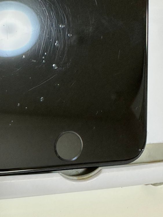���Хåƥ꡼89% SIM�ե꡼ iPhoneSE ��2���� 64GB �֥�å�