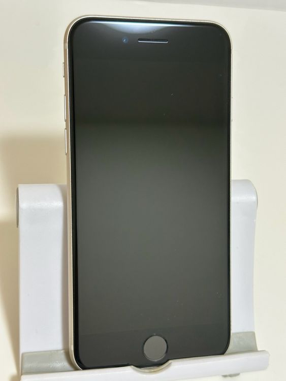 ������ �Хåƥ꡼83% SIM�ե꡼ iPhoneSE ��3���� 64GB �������饤��