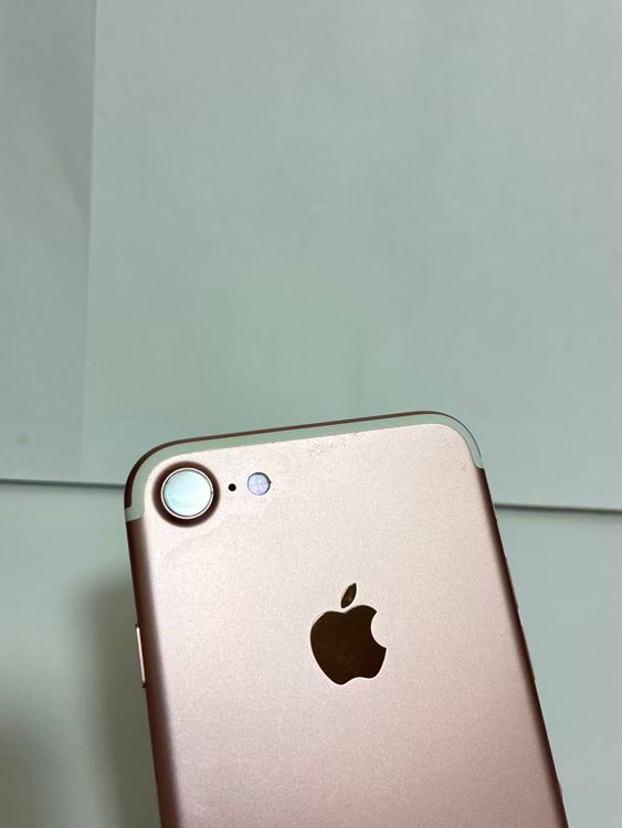 ���Хåƥ꡼83% iPhone7 32GB �������������   ����̵��