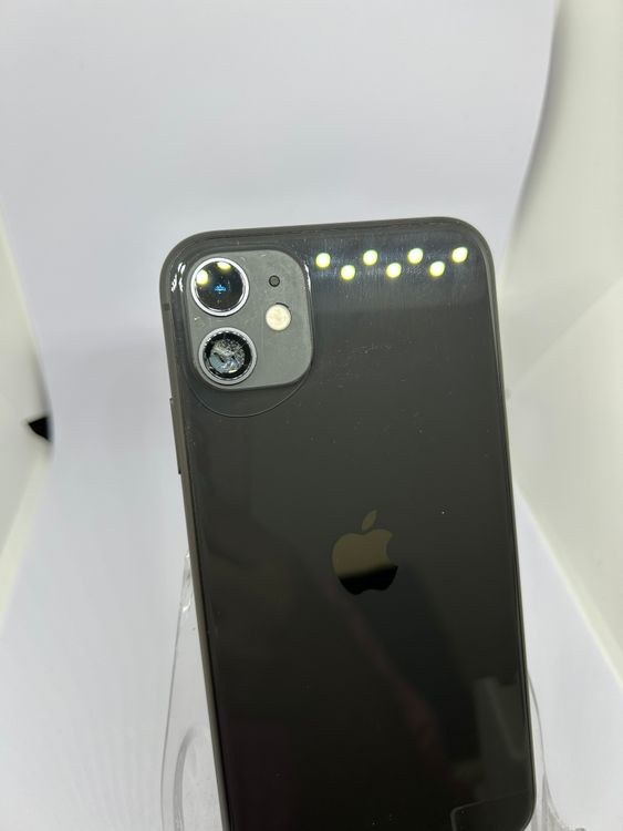 ��SIM�ե꡼ iPhone11  128GB �֥�å� �Хåƥ꡼79%