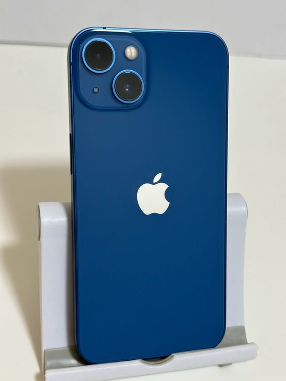 ���Хåƥ꡼82% SIM�ե꡼ iPhone13 256GB �֥롼