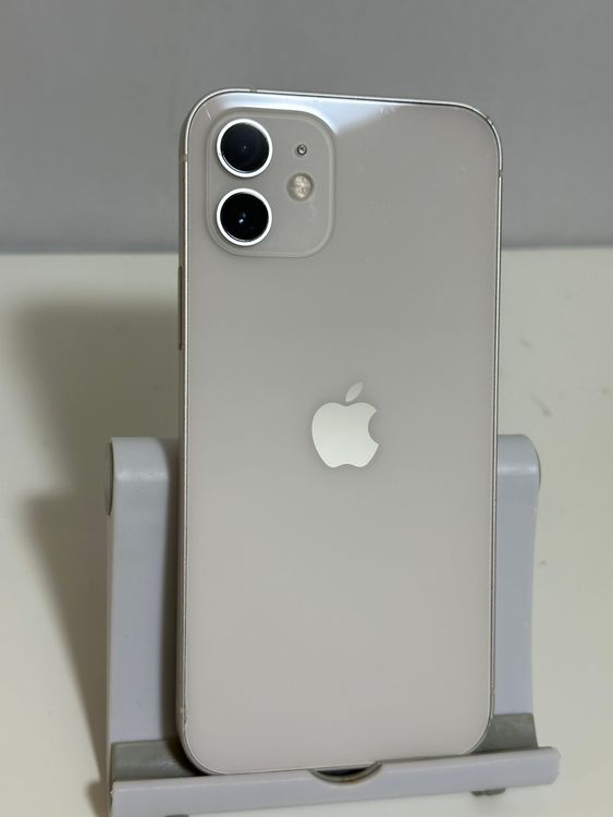 ���Хåƥ꡼84% SIM�ե꡼ iPhone12 64GB �ۥ磻��