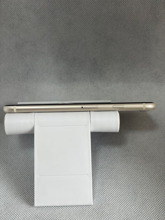 ������̤���� SIM�ե꡼ iPhoneSE ��3���� 64GB