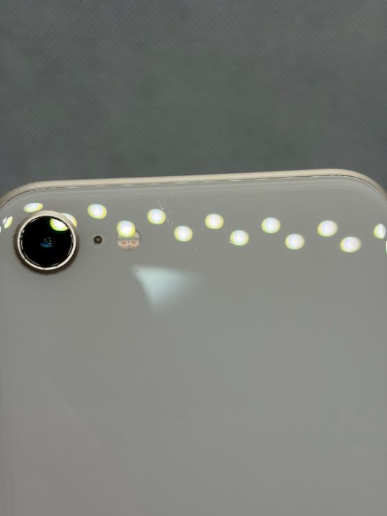���Хåƥ꡼86% SIM�ե꡼ iPhoneSE ��3���� 64GB �������饤��