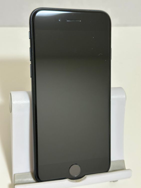 ���Хåƥ꡼84% SIM�ե꡼ iPhoneSE ��3���� 64GB �ߥåɥʥ���
