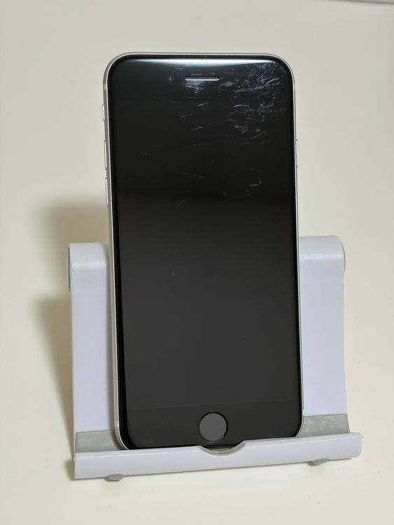 ���Хåƥ꡼83% SIM�ե꡼ iPhoneSE ��2���� 64GB �ۥ磻��