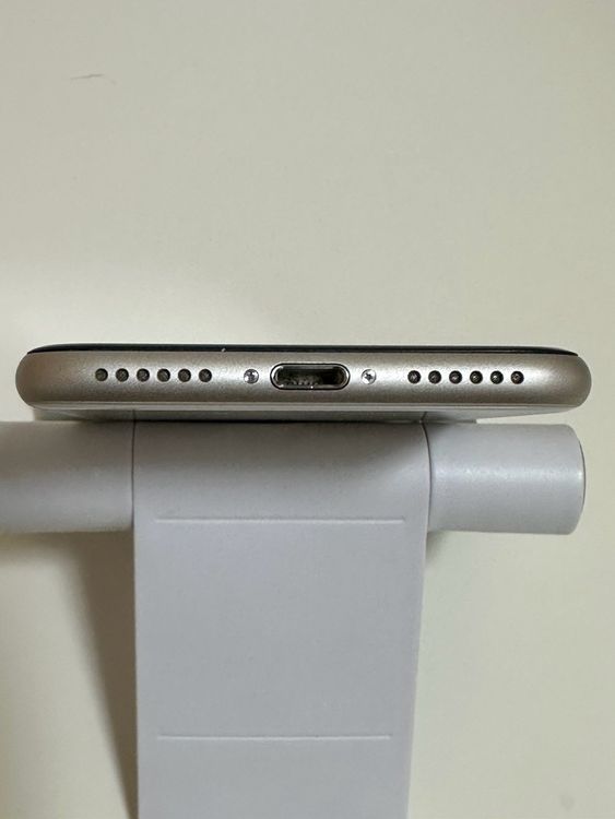 ������Ʊ�� SIM�ե꡼ iPhoneSE ��3���� 128GB �������饤��