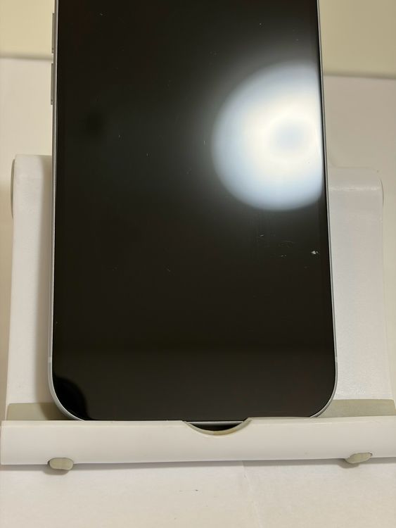 ���Хåƥ꡼83% SIM�ե꡼ iPhone15 128GB �֥롼
