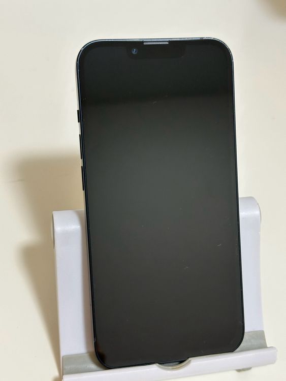 ���Хåƥ꡼84% SIM�ե꡼ iPhone13 128GB �ߥåɥʥ���
