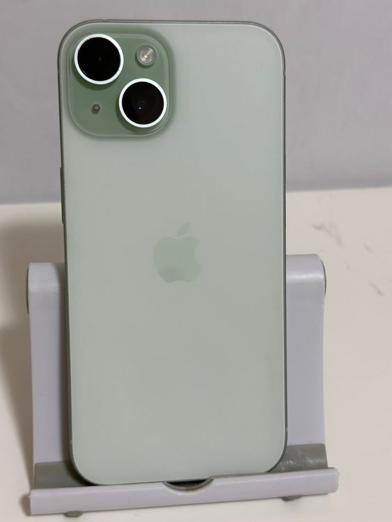 ���Хåƥ꡼82% SIM�ե꡼ iPhone15 256GB ���꡼��