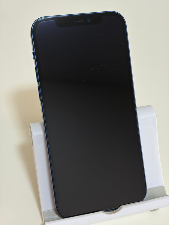 ���Хåƥ꡼85% SIM�ե꡼ iPhone12 64GB �֥롼