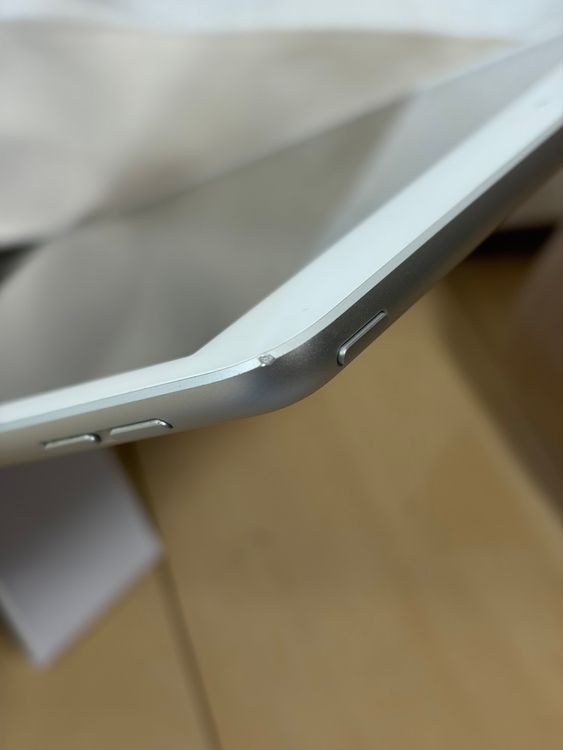 ���ϥԥͥ��ͥå� iPad��7���� 32GB ����С� Wi-Fi