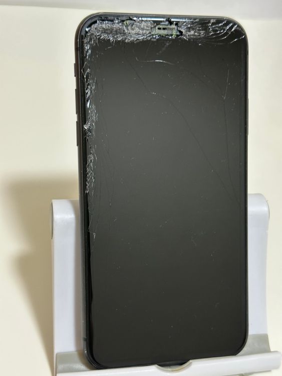 ������� �Хåƥ꡼80% SIM�ե꡼ iPhone11 128GB �֥�å�