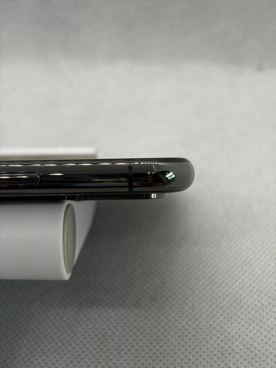 ���Хåƥ꡼80% SIM�ե꡼ iPhoneXSMax 64GB ���졼