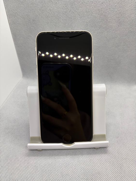 ��̤������ SIM�ե꡼ iPhoneSE ��3���� 128GB �������饤��