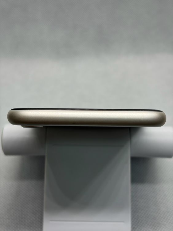 ������Ʊ�� SIM�ե꡼ iPhoneSE ��3���� 64GB �������饤��