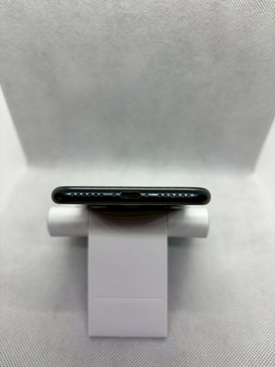 ���ϥԥͥ��ͥå� SIM�ե꡼ iPhoneSE ��3���� 64GB �ߥåɥʥ��� �Хåƥ꡼80%