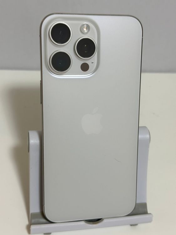 ���Хåƥ꡼85% SIM�ե꡼ iPhone15ProMax 512GB �ۥ磻�ȥ����˥���