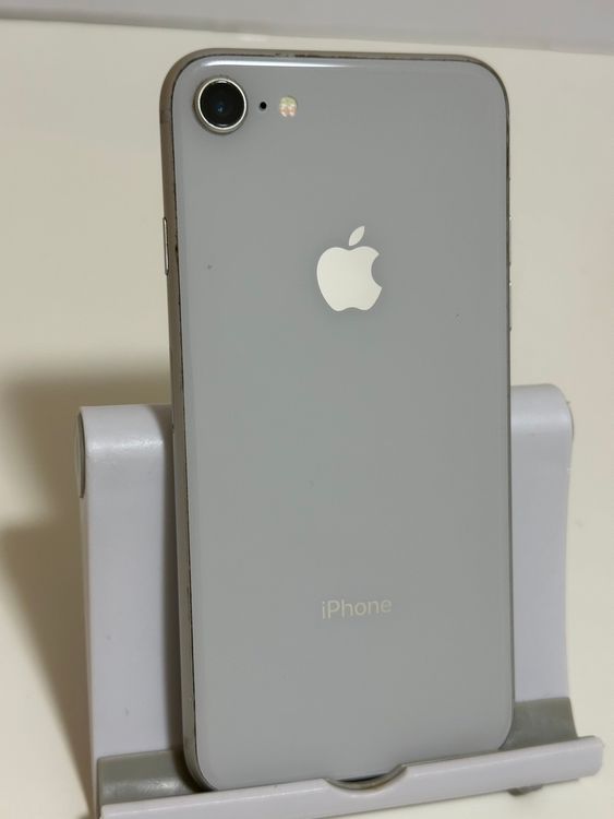 ��SIM�ե꡼ iPhone8 64GB ����С�