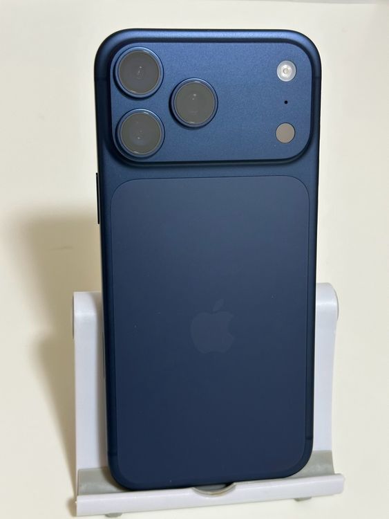 ���Хåƥ꡼100% ����Ʊ�� SIM�ե꡼ iPhone17ProMax 256GB �֥롼