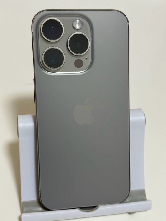 ���Хåƥ꡼80% SIM�ե꡼ iPhone15Pro 512GB �ʥ���������˥���