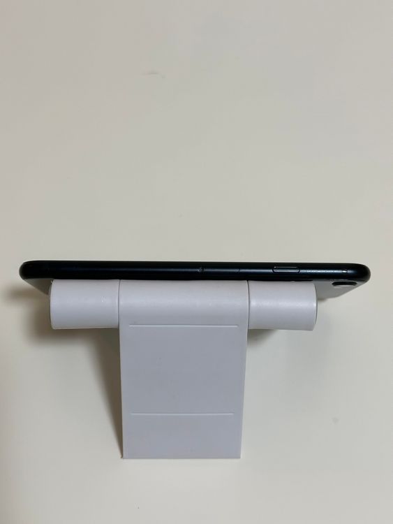 ��Ķ���� SIM�ե꡼ iPhoneSE ��3���� 128GB �ߥåɥʥ���