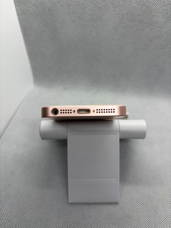 ���ϥԥͥ��ͥå� SIM�ե꡼iPhoneSE 64GB ������������ɡ�97%